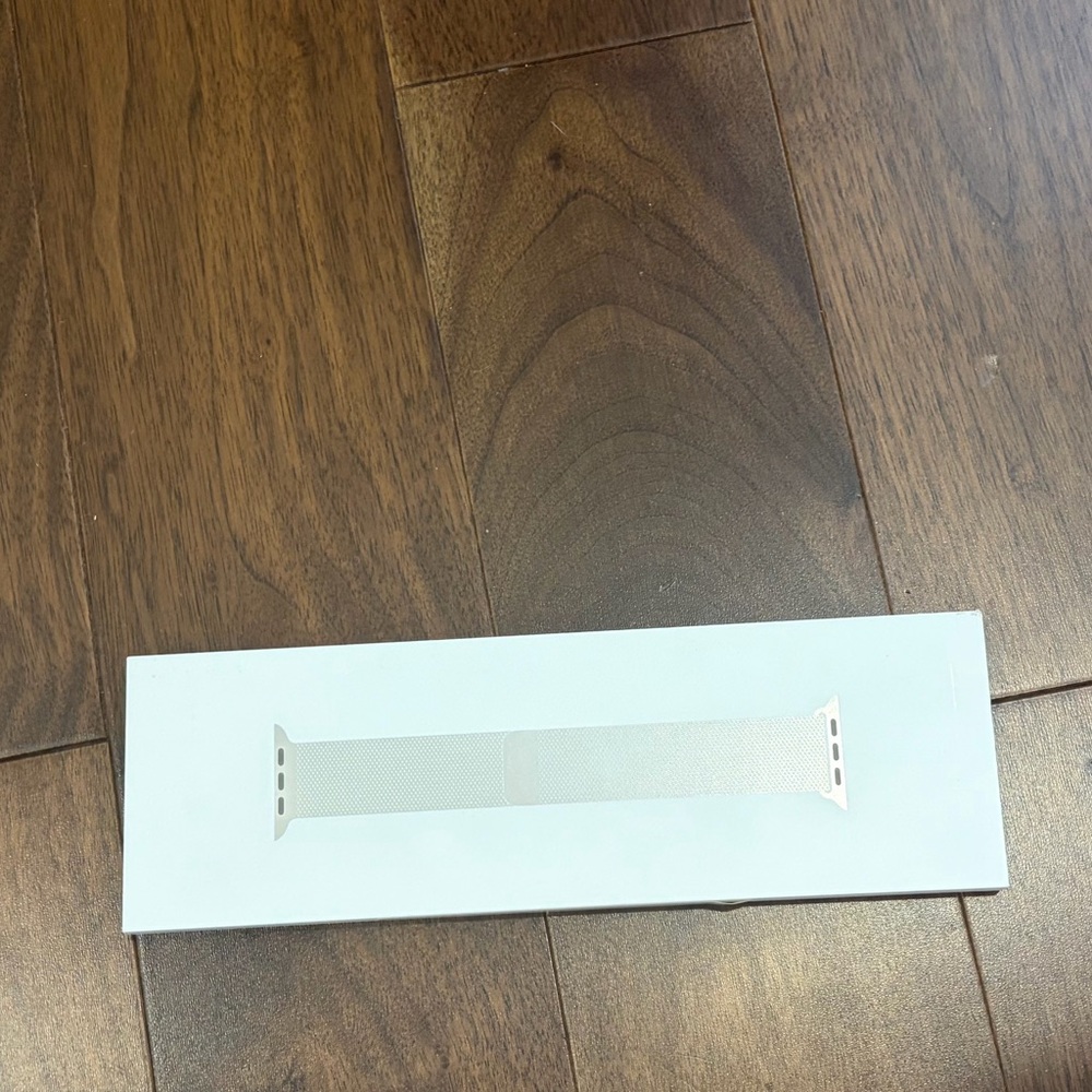 Apple Women's White Watch Band